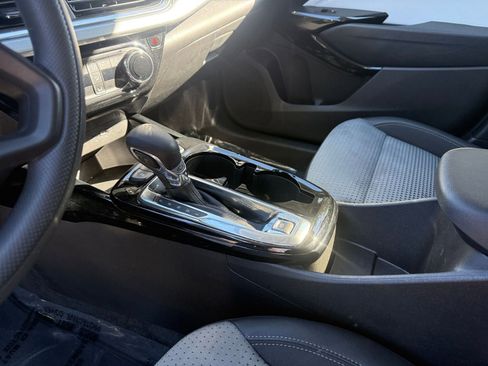 Used 2025 Chevrolet Trax LT image 39