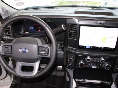 Used 2025 Ford F250 Lariat w/ Black Appearance Package AWD/4WD image 30