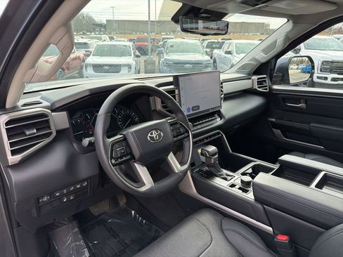 Used 2023 Toyota Tundra Limited image 12
