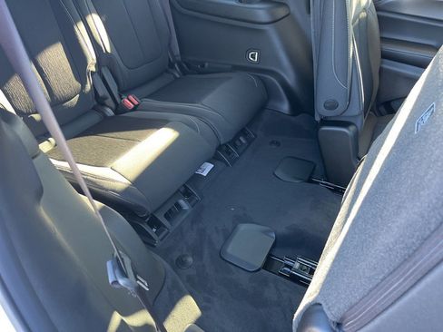 New 2025 Jeep Grand Cherokee L Laredo image 14