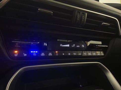 Certified 2025 MAZDA CX-90 3.3 Turbo S w/ Premium Package image 29