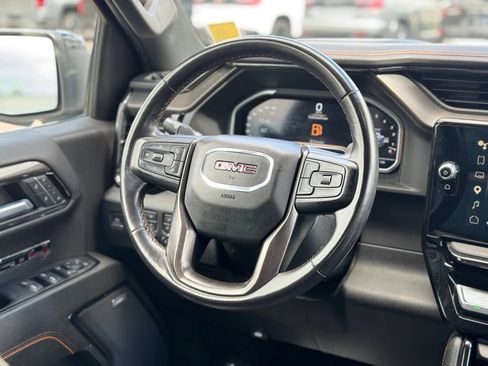 Used 2022 GMC Sierra 1500 AT4 w/ AT4 Preferred Package AWD/4WD image 13