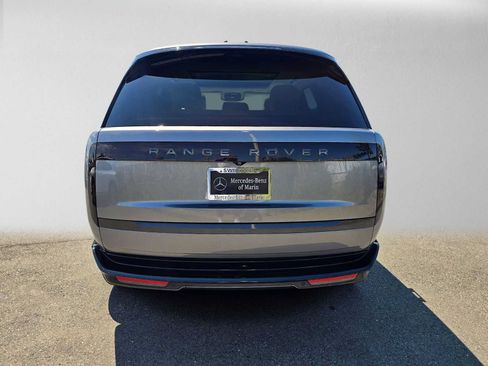 Used 2024 Land Rover Range Rover SE AWD/4WD image 4