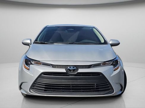 Used 2026 Toyota Corolla LE FWD image 3