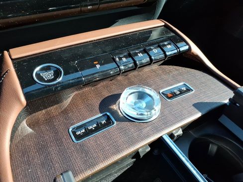 New 2026 Lincoln Navigator L Reserve AWD/4WD image 22
