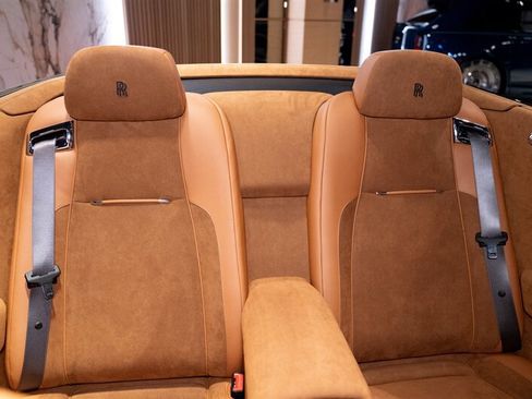 Used 2021 Rolls-Royce Dawn RWD image 22