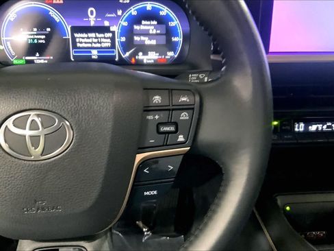 Used 2023 Toyota Crown AWD/4WD image 25