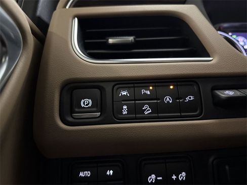 Used 2021 Chevrolet Tahoe Premier w/ Premium Package image 31