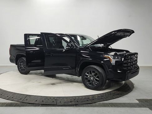 Used 2024 Toyota Tundra Platinum AWD/4WD image 9
