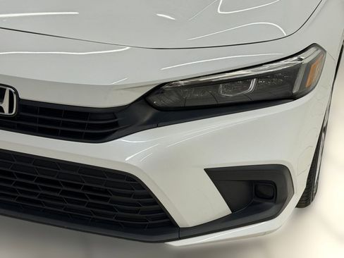 Used 2022 Honda Civic LX image 8