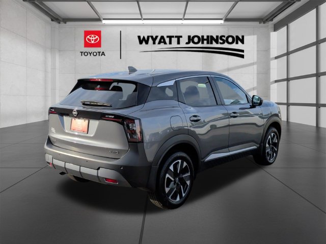 Used 2025 Nissan Kicks SV AWD/4WD image 6