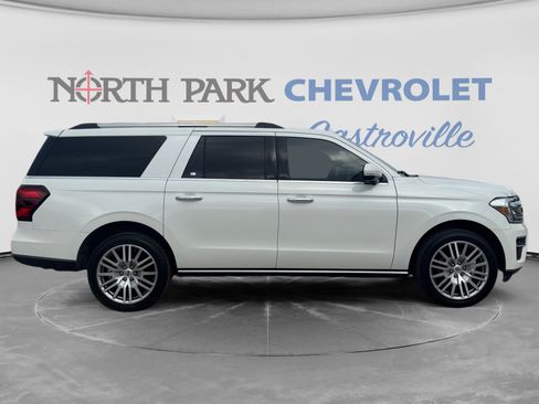 Used 2023 Ford Expedition Max Limited RWD image 4