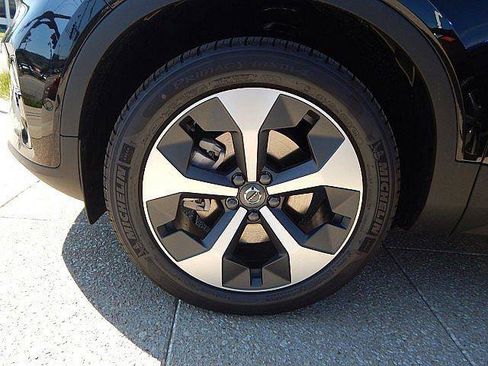 New 2026 Volvo XC40 B5 Plus w/ Protection Package Premier AWD/4WD image 11