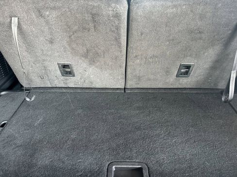 Used 2023 Ford Explorer XLT w/ Equipment Group 202A RWD image 18
