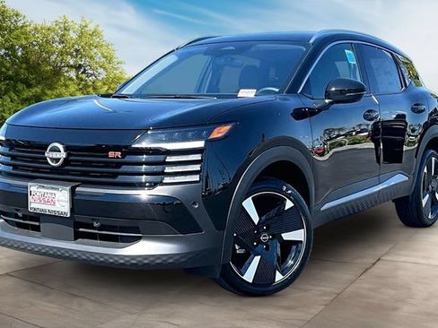New 2026 Nissan Kicks SR FWD image 2