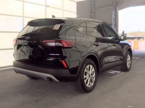 Used 2025 Ford Escape Active AWD/4WD image 18