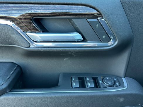New 2025 GMC Sierra 1500 Elevation image 10