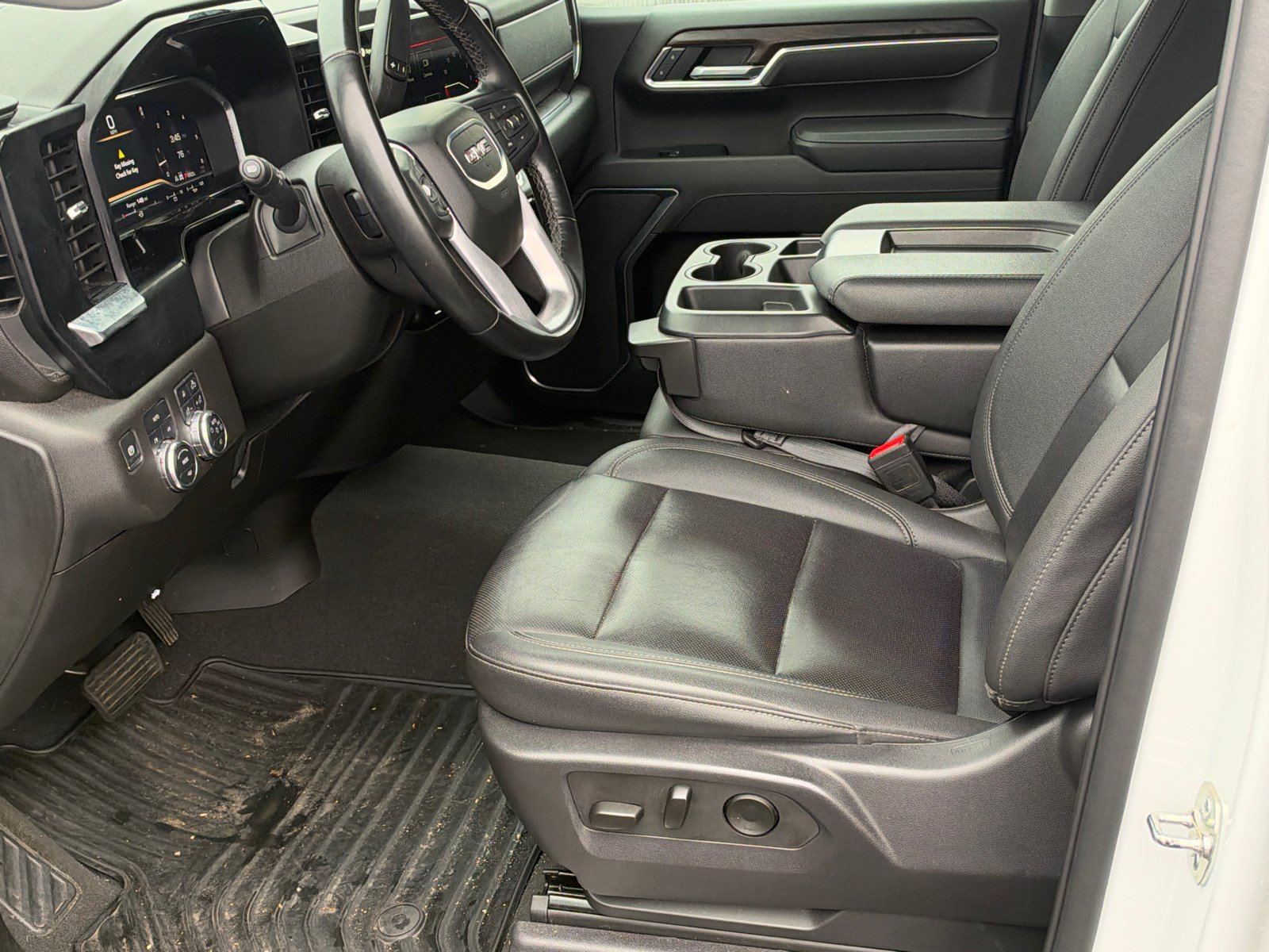 Used 2025 GMC Sierra 1500 SLT AWD/4WD image 9