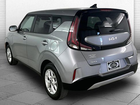Used 2025 Kia Soul LX FWD image 4