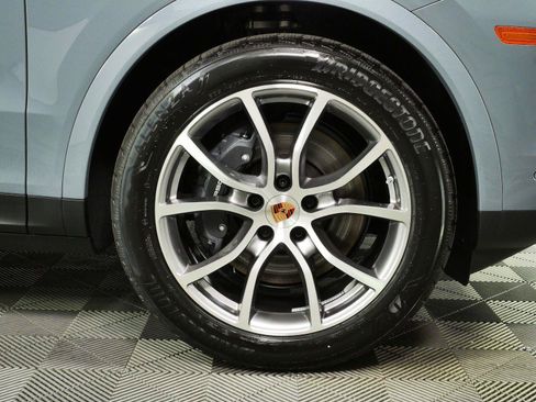 New 2026 Porsche Cayenne AWD/4WD image 37