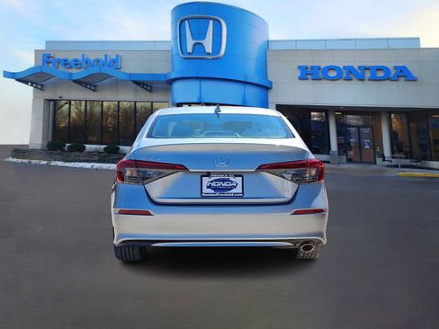 Used 2023 Honda Civic Sport image 6