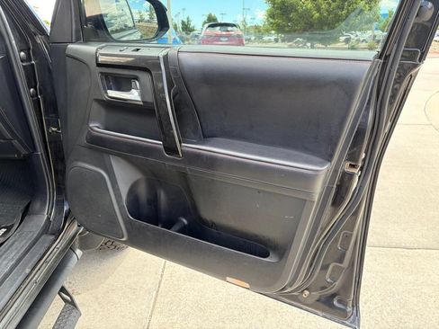 Used 2018 Toyota 4Runner TRD Off-Road Premium AWD/4WD image 26
