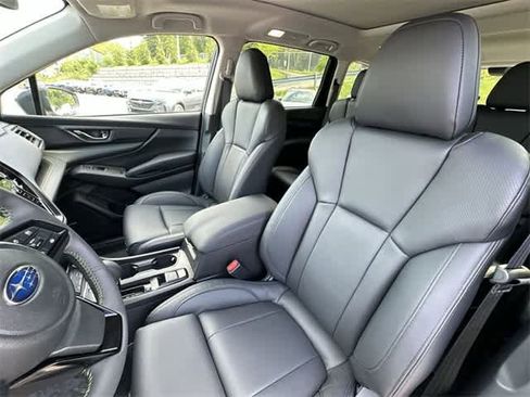 Used 2025 Subaru Ascent Bronze Edition image 17