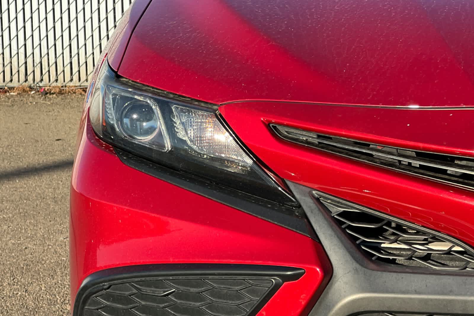 Used 2021 Toyota Camry SE FWD image 17