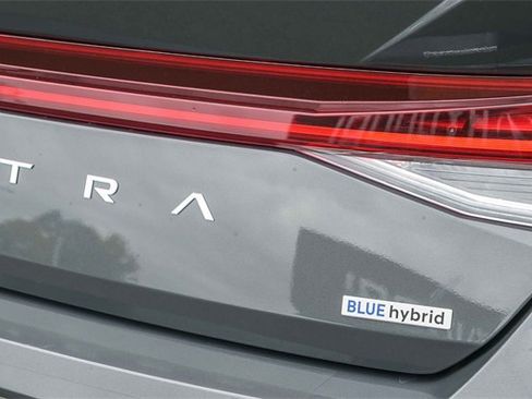 Certified 2025 Hyundai Elantra Blue image 9