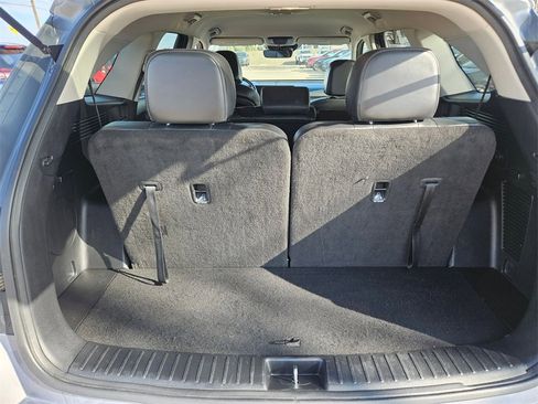 Used 2024 Kia Sorento S image 24