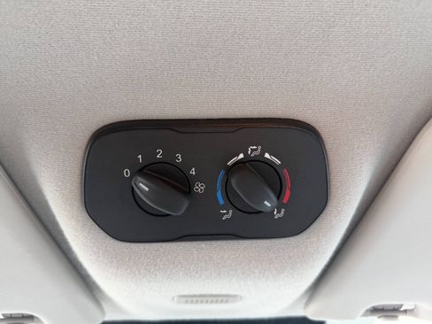 Used 2018 Ford Transit 150 XL RWD image 17