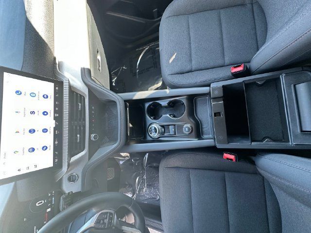 Used 2025 Ford Explorer Active AWD/4WD image 18