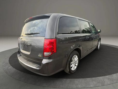 Used 2019 Dodge Grand Caravan SXT FWD image 4