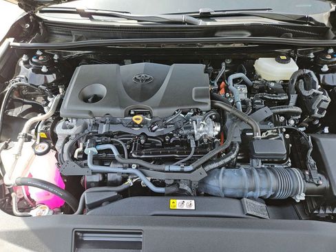 Used 2025 Toyota Camry SE image 23