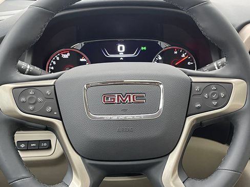 Used 2023 GMC Acadia Denali w/ Denali Ultimate Package AWD/4WD image 21