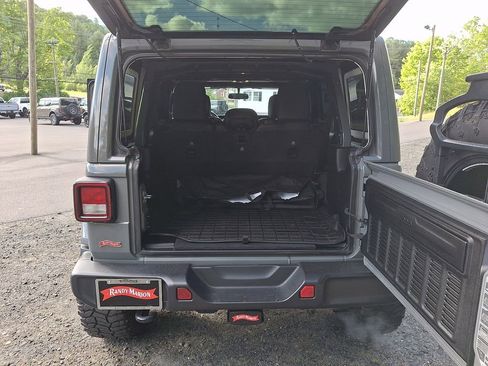 Used 2021 Jeep Wrangler Unlimited Sahara AWD/4WD image 29