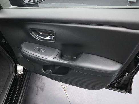 Certified 2025 Honda HR-V LX image 29