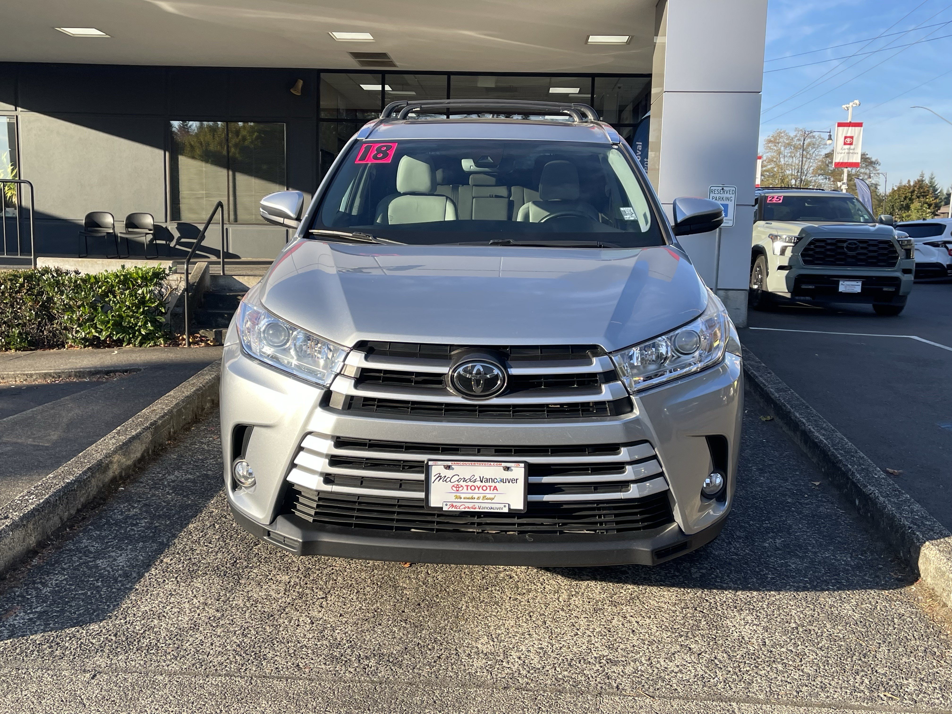 Certified 2018 Toyota Highlander XLE AWD/4WD image 3