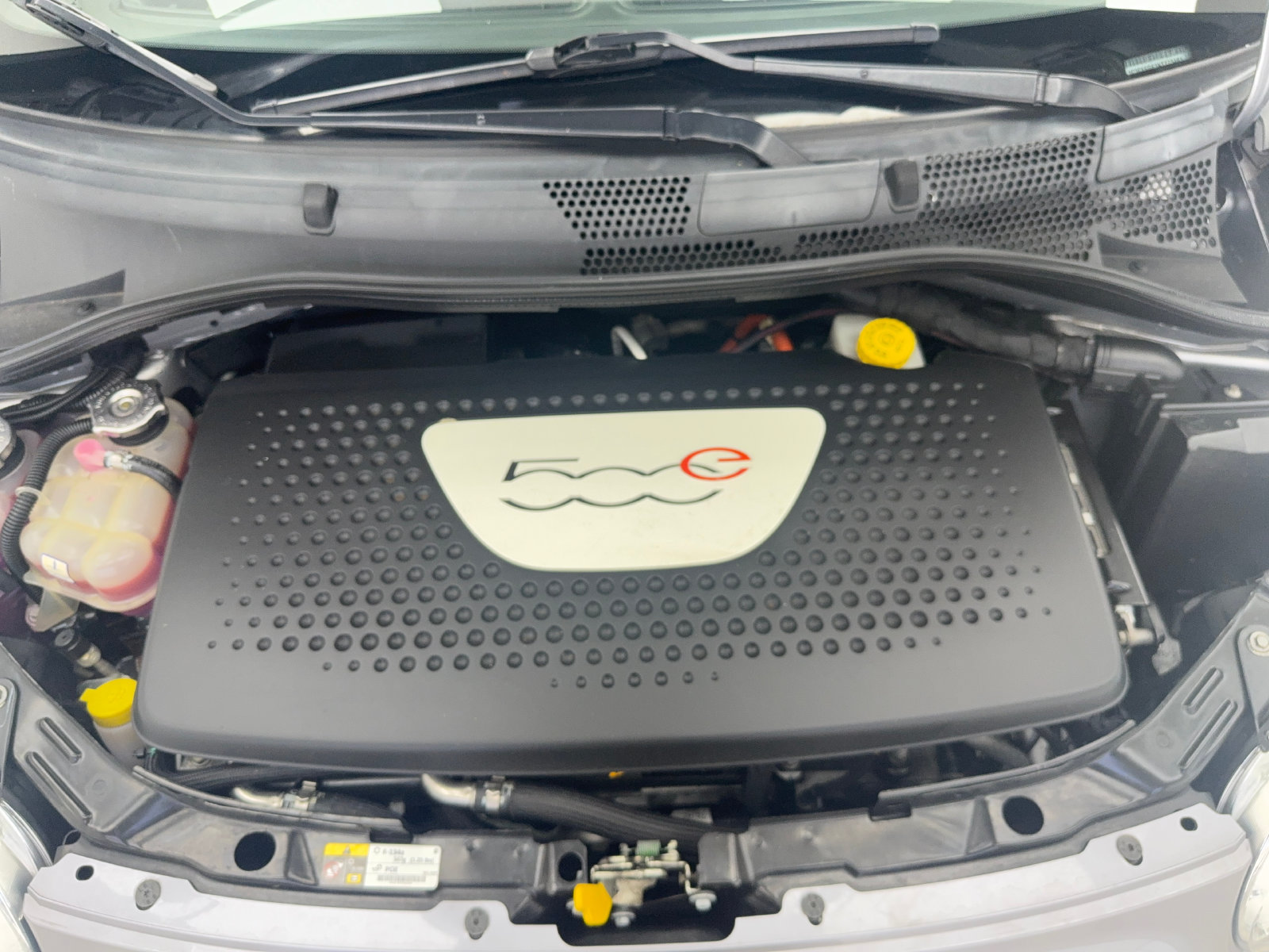Used 2019 FIAT 500 e FWD image 41