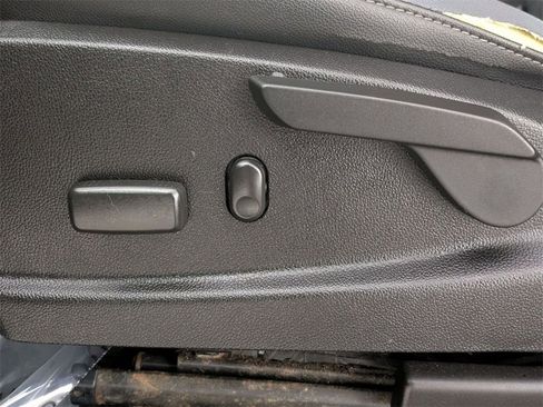 Used 2018 Chevrolet Colorado Z71 image 13