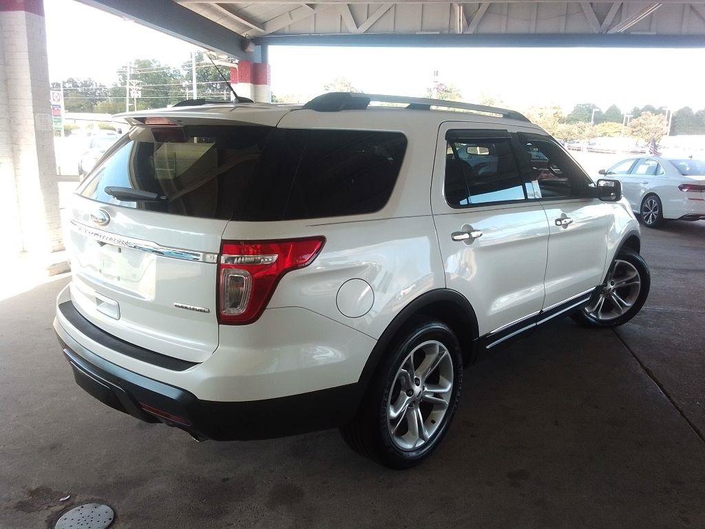 Used 2015 Ford Explorer Limited w/ Equipment Group 302A FWD image 5