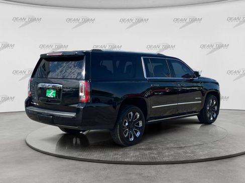 Used 2019 GMC Yukon XL Denali w/ Denali Ultimate Package AWD/4WD image 7