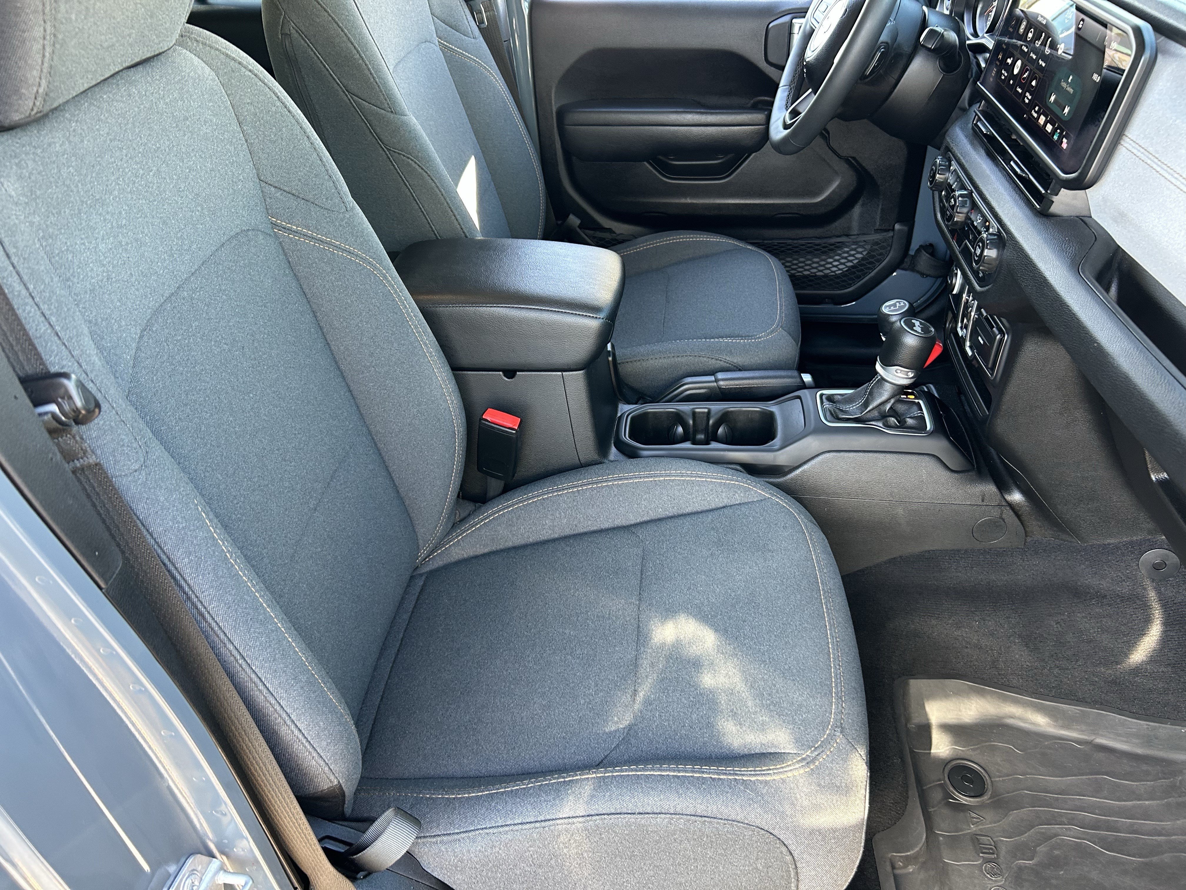 Used 2025 Jeep Wrangler Unlimited Sport AWD/4WD image 9