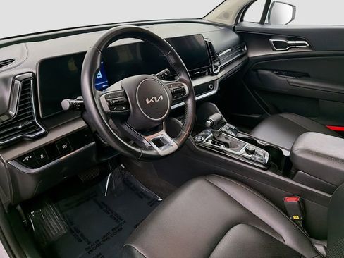 Used 2023 Kia Sportage EX image 9