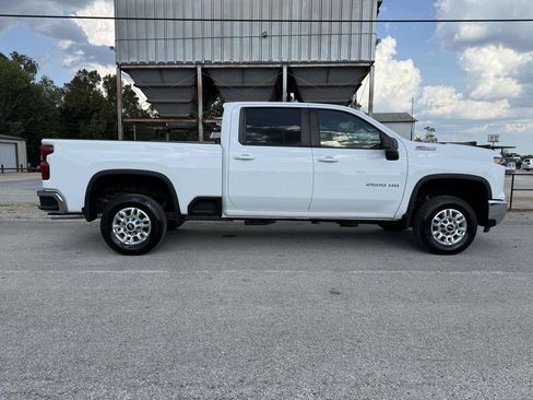 Used 2024 Chevrolet Silverado 2500 LT AWD/4WD image 8