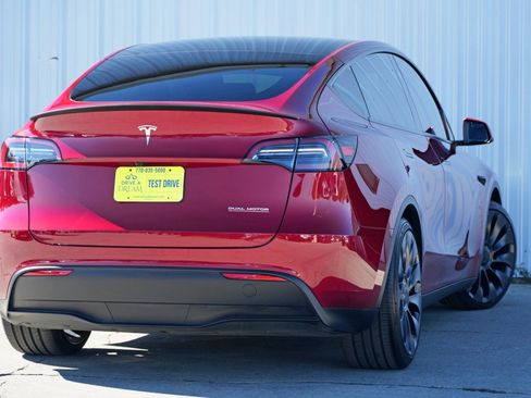 Used 2024 Tesla Model Y Performance image 5