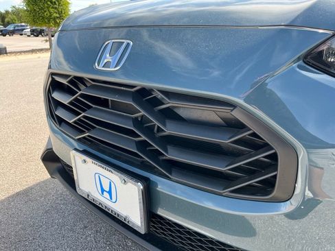 Certified 2026 Honda HR-V Sport image 15