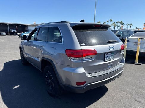 Used 2018 Jeep Grand Cherokee Laredo RWD image 23