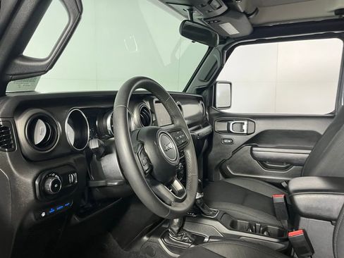 Used 2023 Jeep Wrangler Unlimited image 26