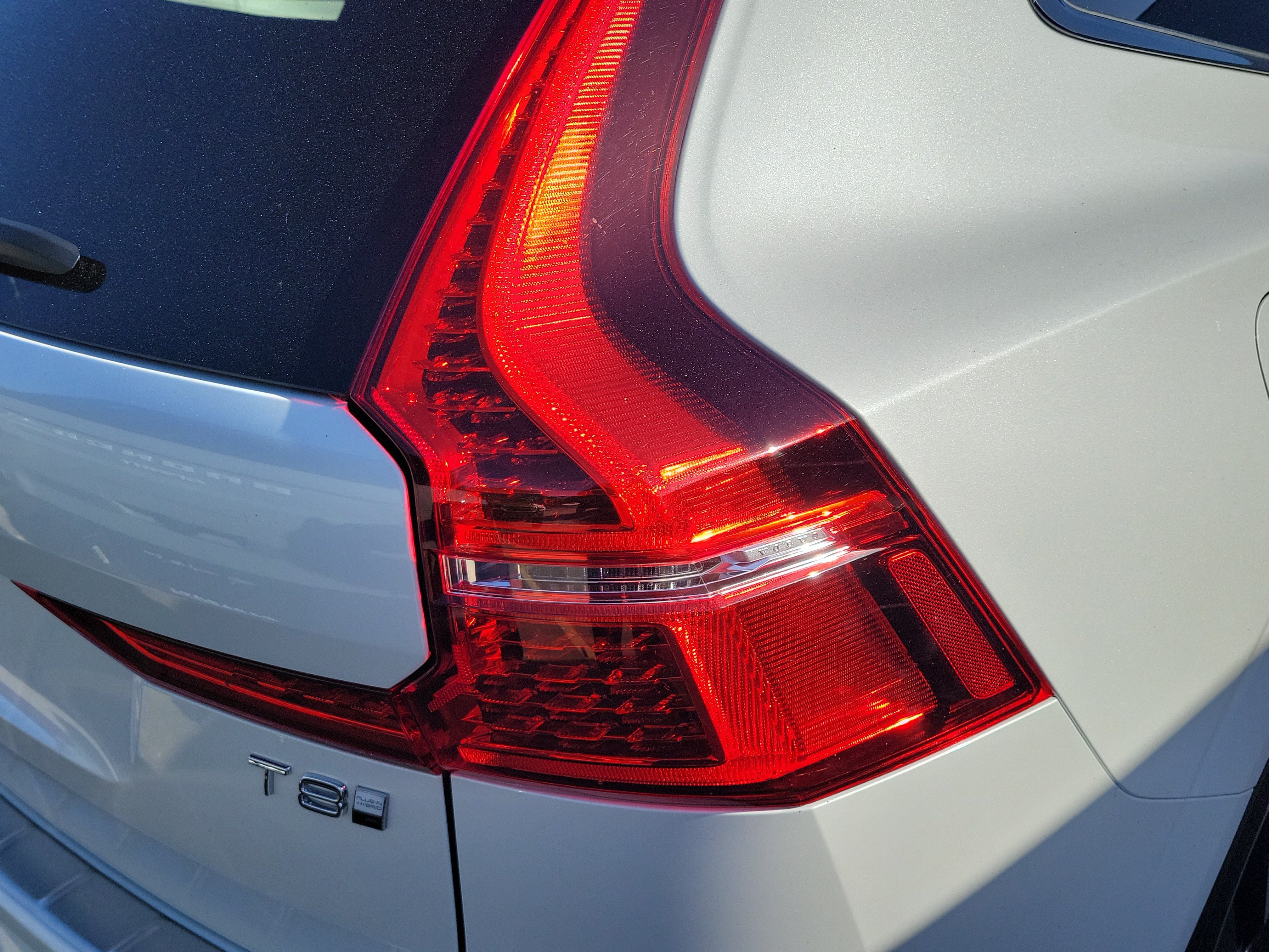 Used 2025 Volvo XC60 T8 Plus w/ Protection Package Premier AWD/4WD image 11